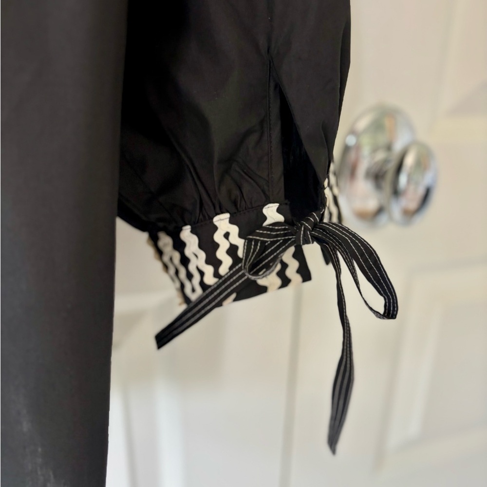 Entro Black Blouse with White Accents - Picture 3 of 3